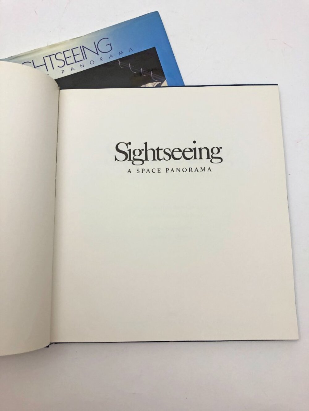 Sightseeing A Space Panorama HBDC 1st Edition 1985 Italy 105 pages HBDC - Picture 6 of 13